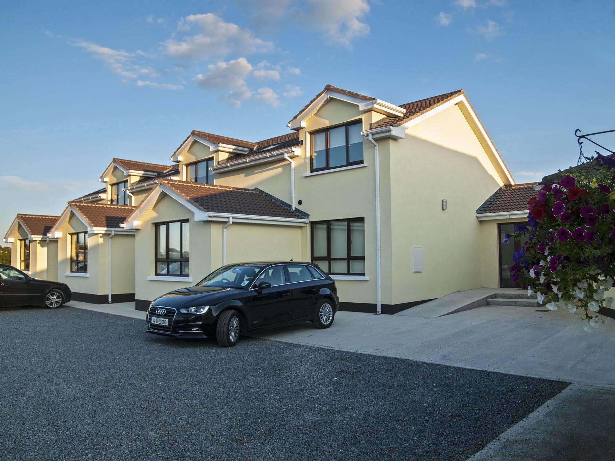 Hillview Self Catering Apartment Lusk Exterior photo